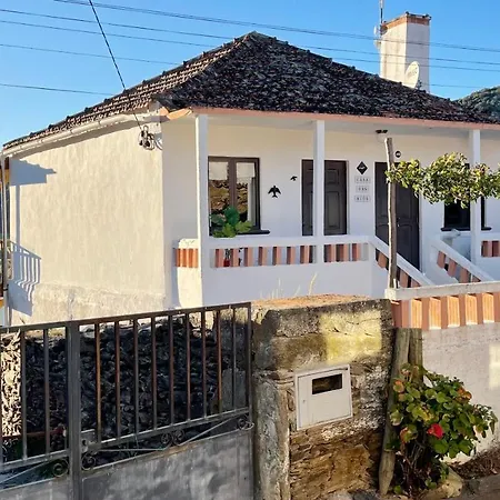 My Grandmas A Casa Avos * Vale de Figueira