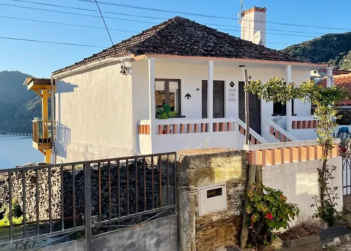 My Grandmas A Casa Avos * Vale de Figueira