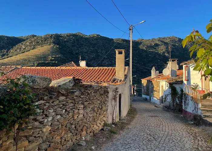 My Grandmas A Casa Avos * Vale de Figueira